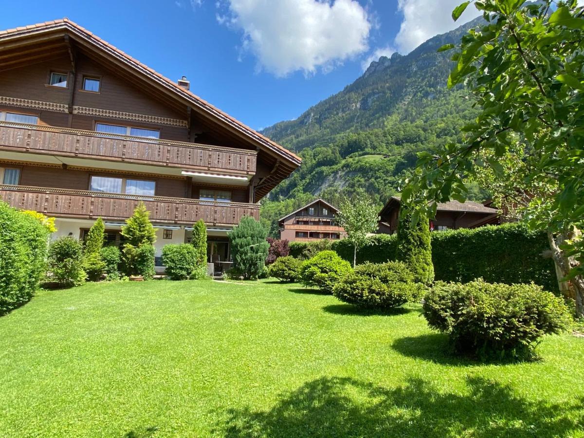 An Apartment In A Modern Swiss Chalet Iseltwald Eksteriør bilde